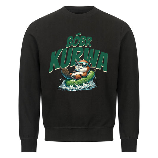 Schwarzer Sweater mit Rundhalsausschnitt. Auf der Vorderseite ist ein stilisierter, brauner Biber mit Sonnenbrille abgebildet, der auf einer gruenen Gurke reitet. Über dem Biber steht der polnische Text "BÓBR K*RWA" in gruenen Buchstaben.